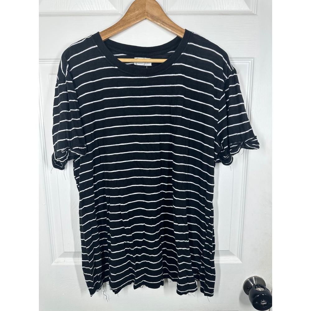 Maurices T-Shirt Womens XL Black‎ 24/7 Striped Distressed Raw Hem Short Sleeve